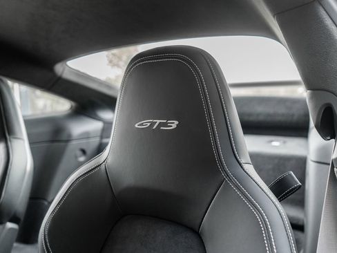Used 2024 Porsche 911 GT3 RWD image 27