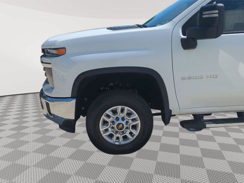 Used 2025 Chevrolet Silverado 2500 LT w/ Convenience Package AWD/4WD image 11