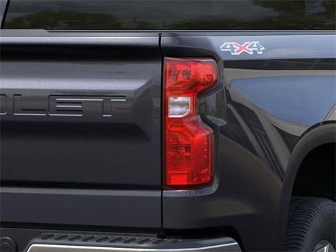 Used 2024 Chevrolet Silverado 1500 W/T w/ WT Value Package AWD/4WD image 11