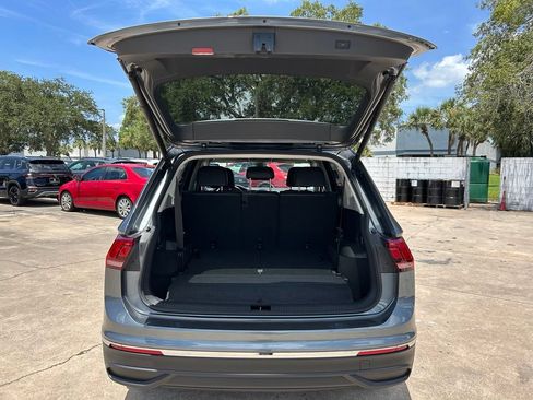 Used 2024 Volkswagen Tiguan SE FWD image 44