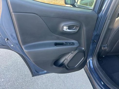 Certified 2020 Jeep Renegade Limited image 39