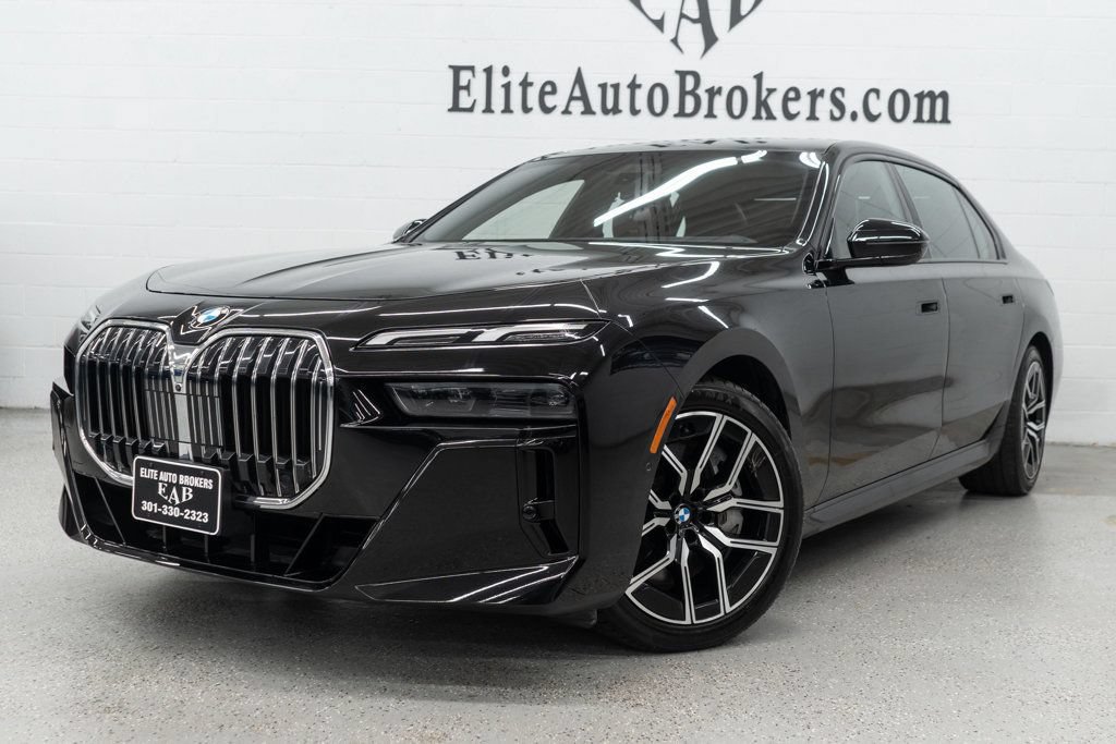 Used 2023 BMW 760i xDrive AWD/4WD image 56