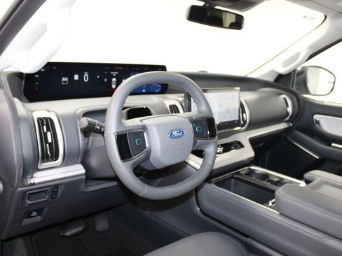 New 2026 Ford Expedition Active RWD image 23