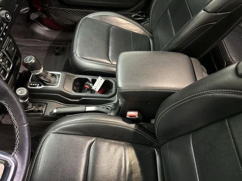 Used 2021 Jeep Gladiator Overland w/ Uconnect 4C Nav & Sound Group image 39