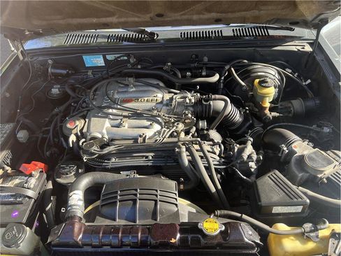 Used 1990 Toyota Pickup Deluxe image 18