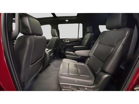 Used 2023 Chevrolet Suburban Z71 w/ Luxury Package AWD/4WD image 16