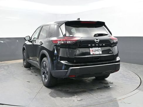 Used 2025 Nissan Rogue SV AWD/4WD image 10