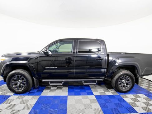 Used 2020 Toyota Tacoma SR5 image 8