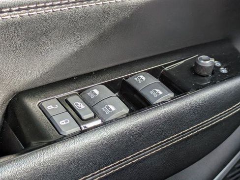 Certified 2024 Jeep Wagoneer Series II w/ Flexible Seating Group RWD image 27