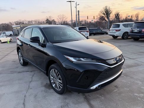 Used 2023 Toyota Venza XLE image 67