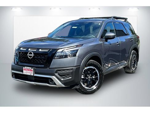 Used 2025 Nissan Pathfinder Rock Creek AWD/4WD image 2