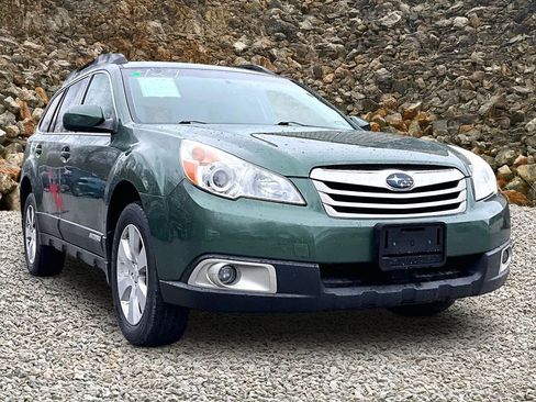 Used 2010 Subaru Outback 2.5i Premium AWD/4WD image 10