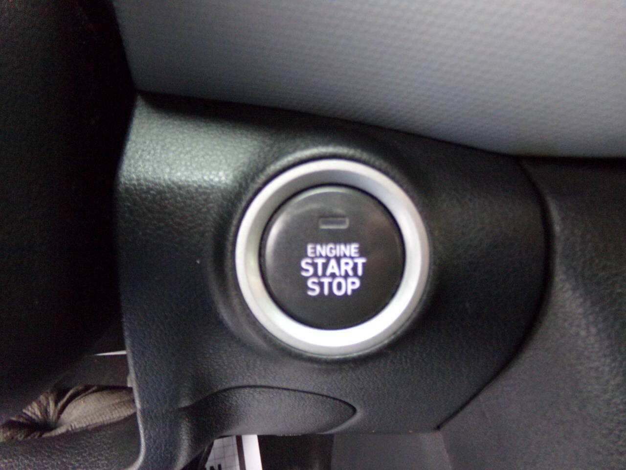 Used 2020 Hyundai Kona SEL FWD image 30