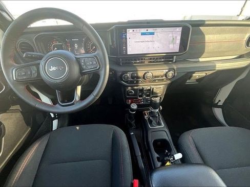 Used 2024 Jeep Wrangler Unlimited Rubicon image 19