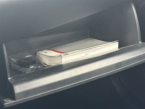 Used 2018 Toyota C-HR XLE image 33