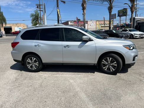 Used 2019 Nissan Pathfinder SV w/ Cargo Package AWD/4WD image 4