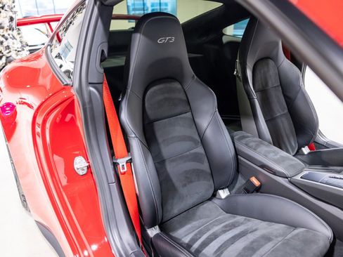 Used 2018 Porsche 911 GT3 w/ Sport Chrono Package image 30