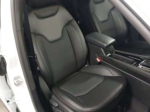 New 2026 Jeep Compass Latitude image 28