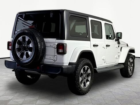 Used 2018 Jeep Wrangler Unlimited Sahara AWD/4WD image 6