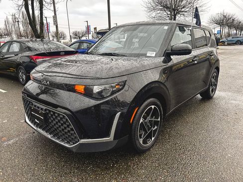 Certified 2023 Kia Soul EX image 4