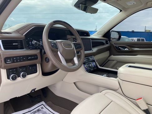 Used 2024 GMC Yukon XL Denali image 11