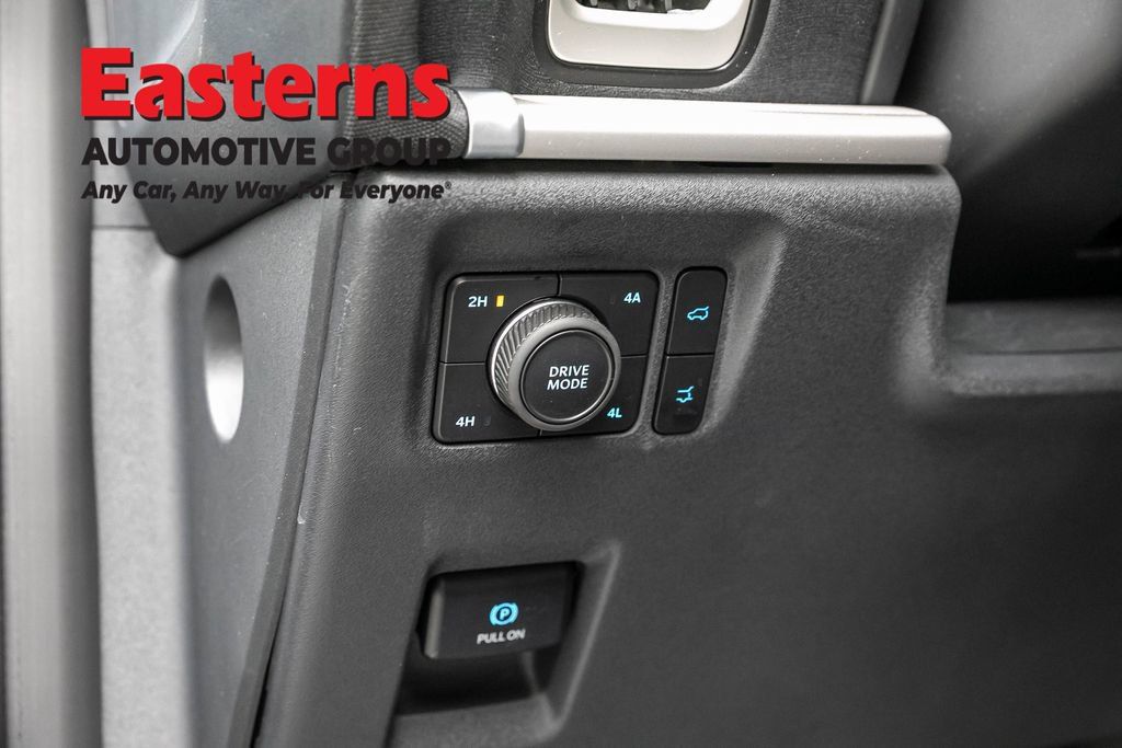 Used 2025 Ford Expedition Active AWD/4WD image 21