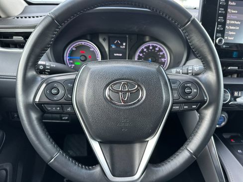 Used 2022 Toyota Venza LE image 22
