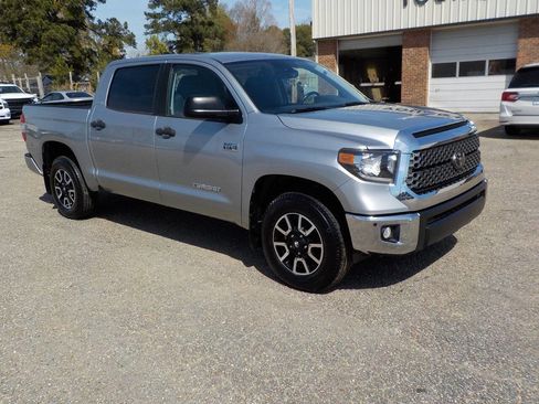 Used 2021 Toyota Tundra SR5 w/ Convenience Package image 8