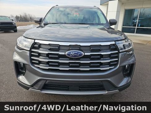Used 2025 Ford Explorer Active w/ Active Comfort Package image 2