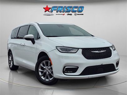 Used 2023 Chrysler Pacifica Touring-L