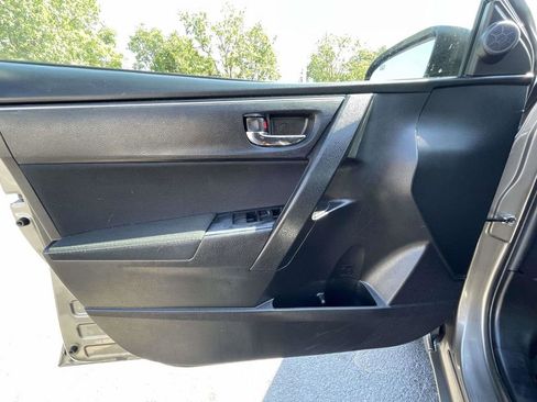 Used 2018 Toyota Corolla LE FWD image 18