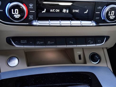 Certified 2025 Audi Q5 2.0T Premium Plus image 19