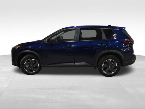 Used 2025 Nissan Rogue SV image 6