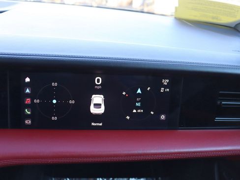 Used 2023 Porsche Taycan image 39