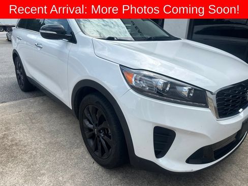Used 2020 Kia Sorento S FWD image 2