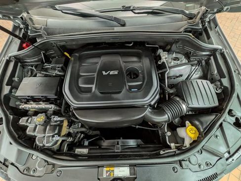 Used 2017 Jeep Grand Cherokee Limited w/ Luxury Group II image 24