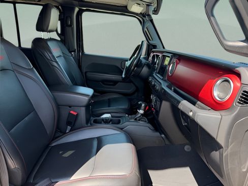 Used 2020 Jeep Wrangler Unlimited Rubicon w/ Uconnect 4C Nav & Sound Group AWD/4WD image 30