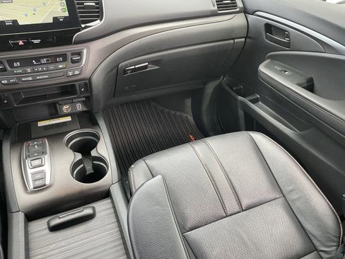 Used 2023 Honda Passport TrailSport image 16