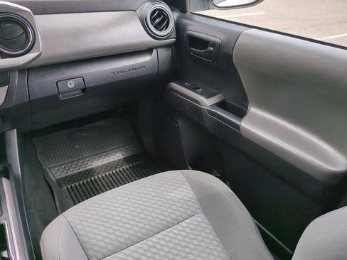 Used 2023 Toyota Tacoma SR5 w/ Technology Package AWD/4WD image 17