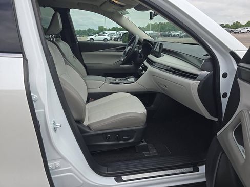 Certified 2026 INFINITI QX60 Luxe w/ Cargo Package AWD/4WD image 12