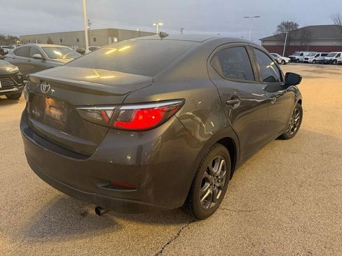 Used 2020 Toyota Yaris LE image 5