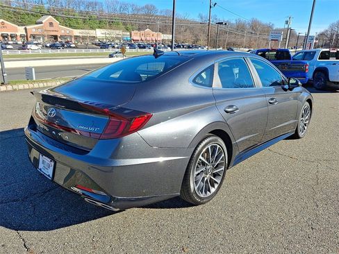 Used 2022 Hyundai Sonata Limited w/ Preferred Accessory Package image 7