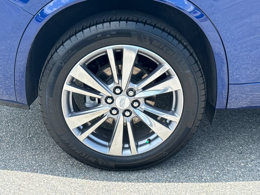 Certified 2025 Cadillac XT6 Premium Luxury FWD image 17