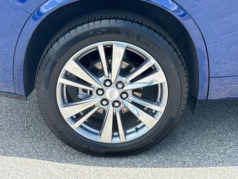 Certified 2025 Cadillac XT6 Premium Luxury FWD image 17