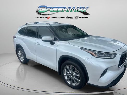 Used 2023 Toyota Highlander Limited AWD/4WD image 1