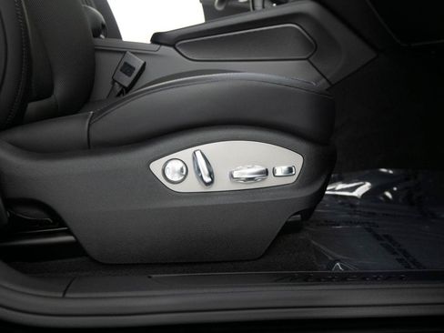 New 2026 Porsche Macan AWD/4WD image 34