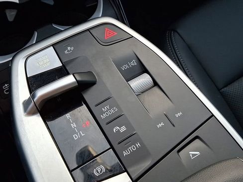 Used 2025 BMW X2 xDrive28i w/ Convenience Package image 33