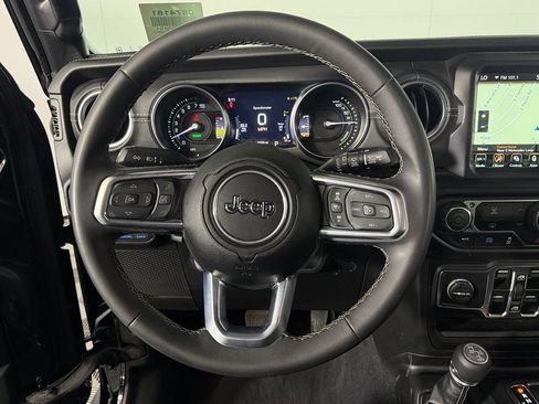Used 2023 Jeep Wrangler Unlimited Sahara w/ Safety Group AWD/4WD image 15