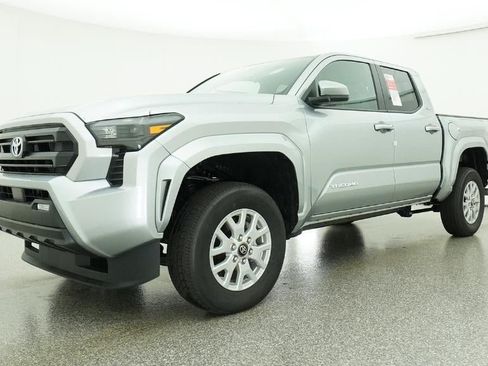 New 2026 Toyota Tacoma SR5 RWD image 17