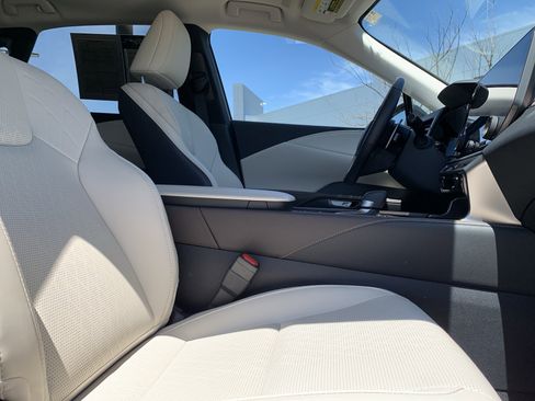 Certified 2025 Lexus RX 350 Premium Plus w/ Accessory Package (Z1) FWD image 35